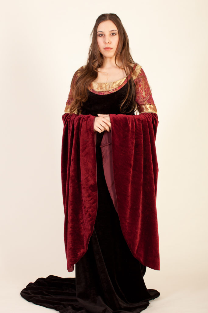 Arwen Bloodreddress 11